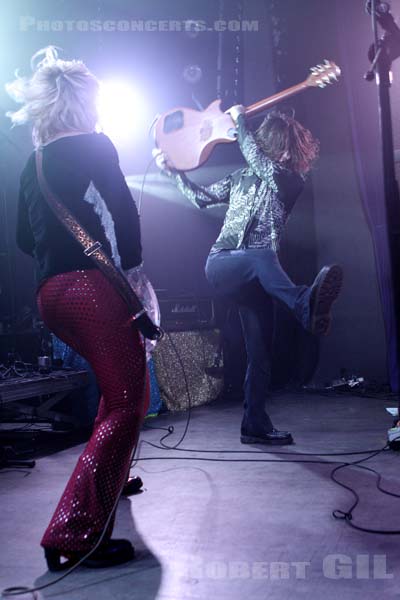 WHITE HILLS - 2013-10-15 - PARIS - Divan du Monde - 